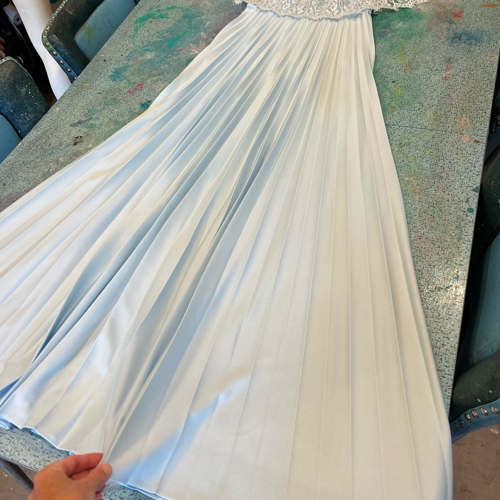 70s Lace Gown - Picture 14 of 14